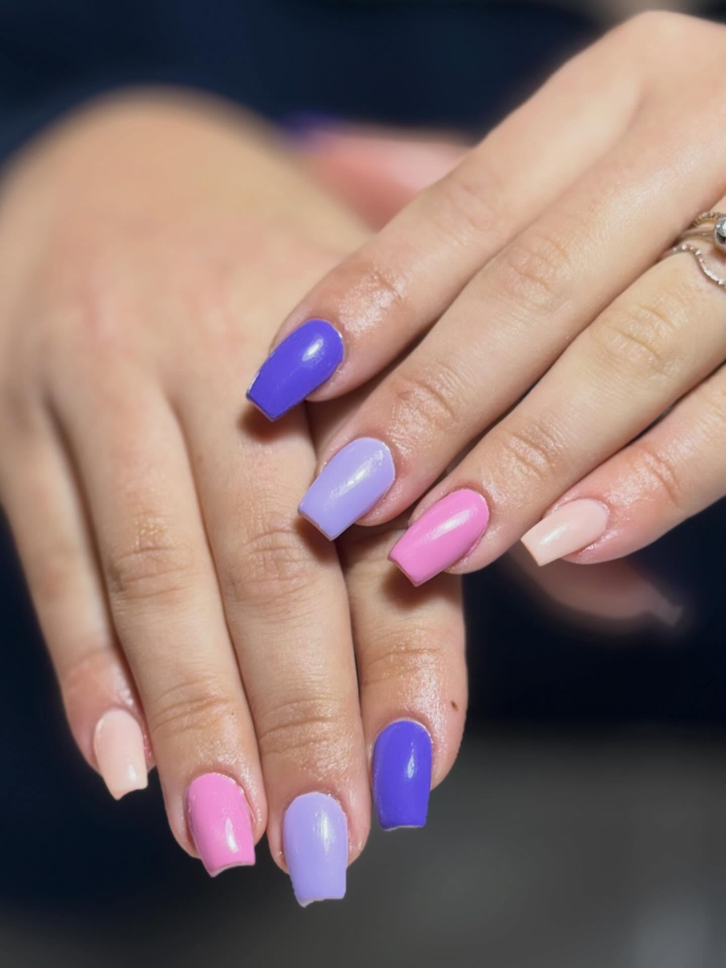 Pastel purple, lilac and pink nails